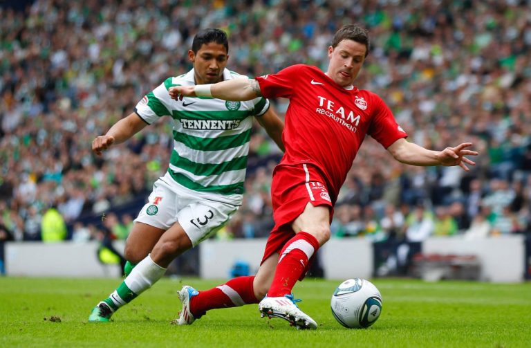 Chris Maguire, Emilio Izaguirre