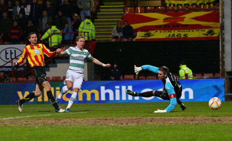 Stefan Johansen, Lee Mair