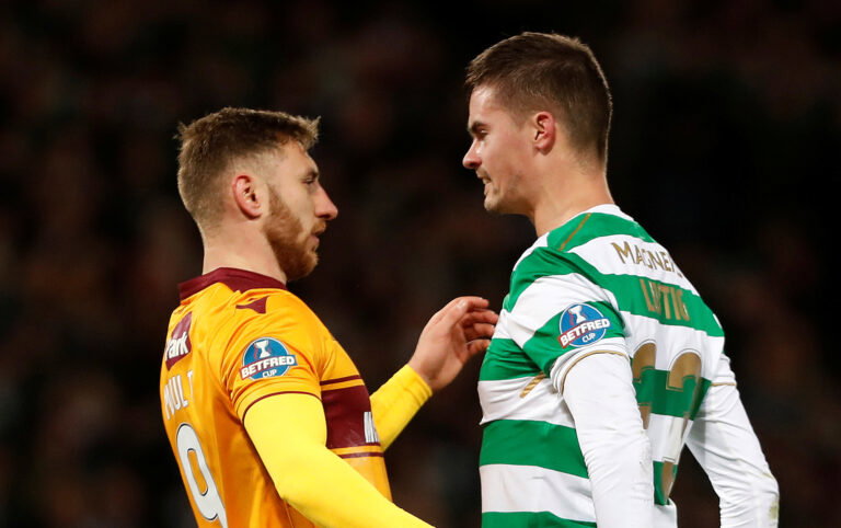 Moult, Lustig