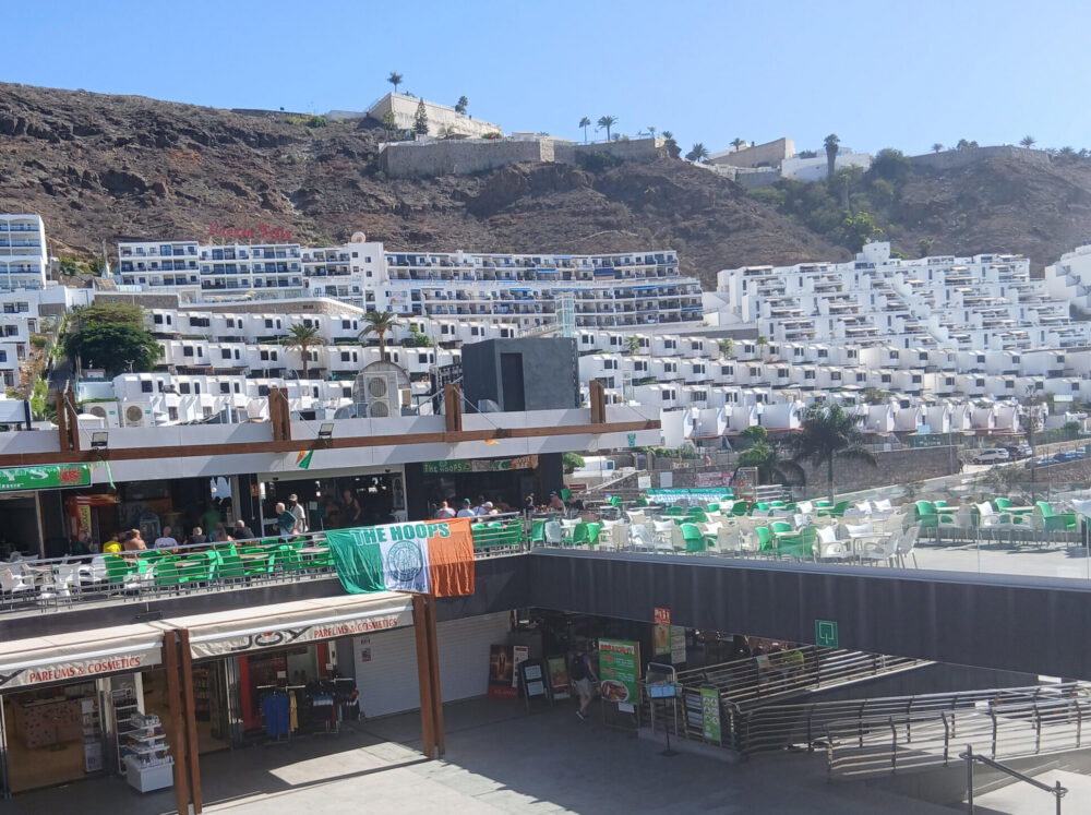 Celtic, Gran Canaria, Tina Turner, Dicey Reilly's